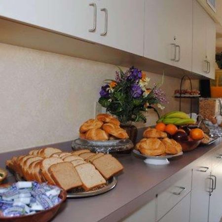 Rodeway Inn Willington North Екстериор снимка