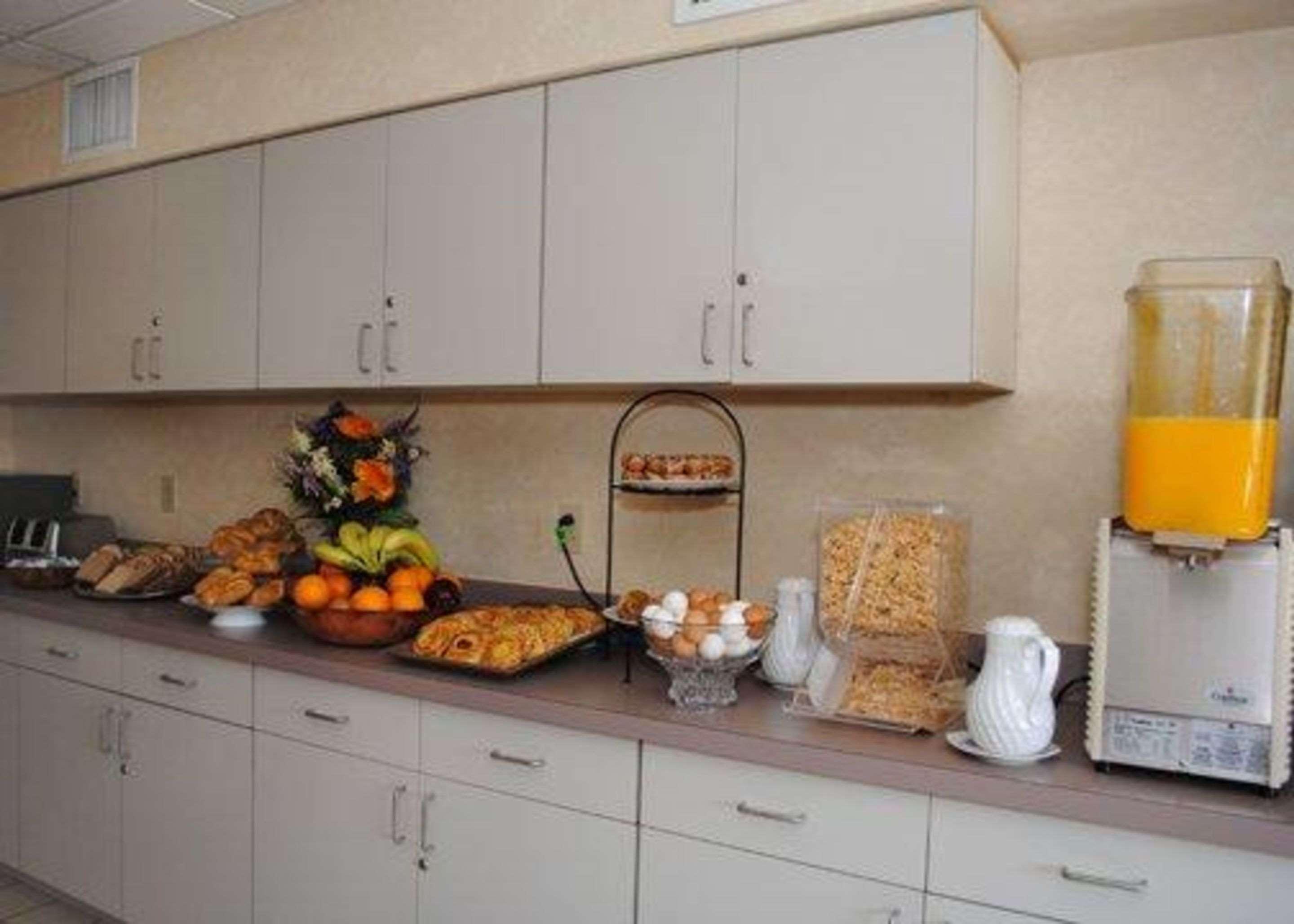 Rodeway Inn Willington North Екстериор снимка